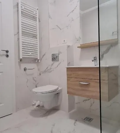 505 Queen The Sea Apartment